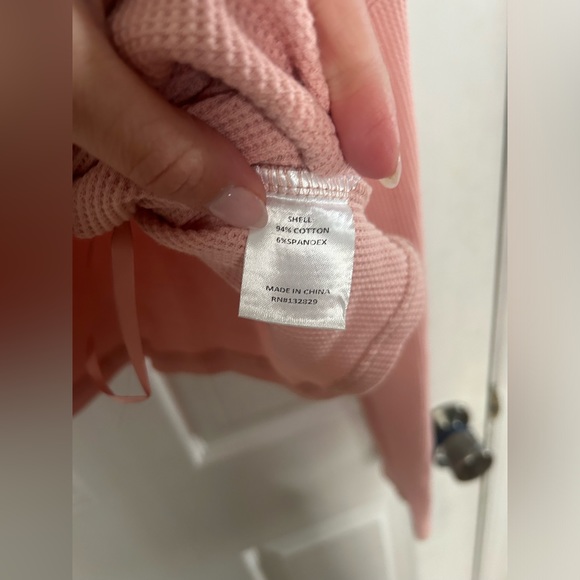 {ALL THE WAYS} long sleeve crop - Picture 6 of 6